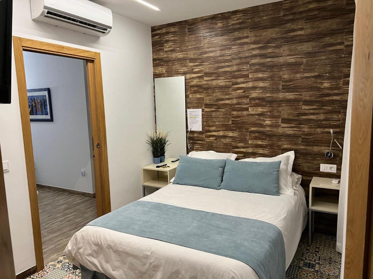 Hostal La Batuta Mogente ภายนอก รูปภาพ